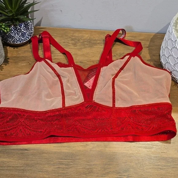 Torrid - Diamante Lace Wireless Bralette in Jester Red​​​​ - Picture 5 of 14
